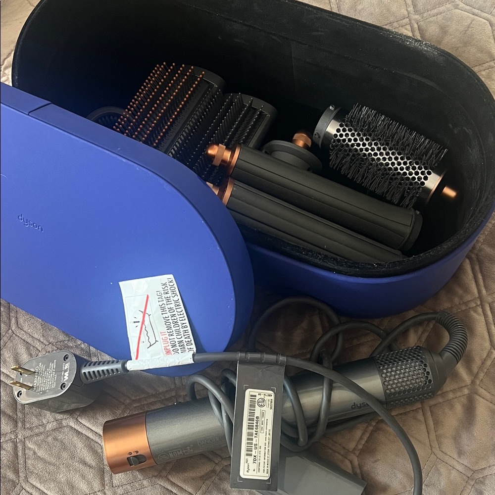 Dyson Airwrap with all tools